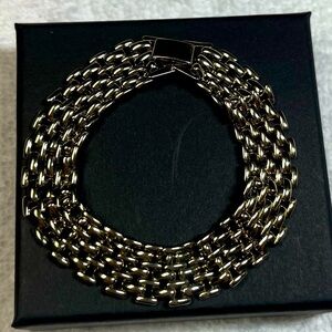 Vintage gold tone bracelet. Substantial stand out piece. Beauty!!!